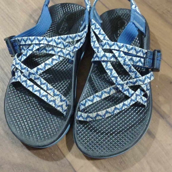 Women's size 5 Chaco smalls - Picture 2 of 2